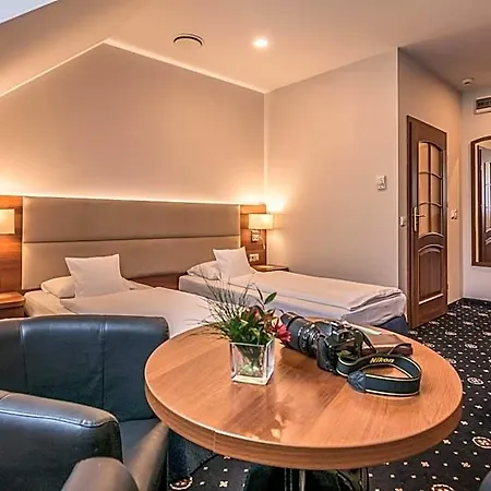酒店 Parkhotel Lyson 4*