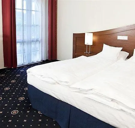 Parkhotel Lyson 酒店 Inwałd