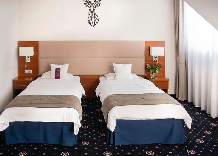 מלון Parkhotel Lyson 4*